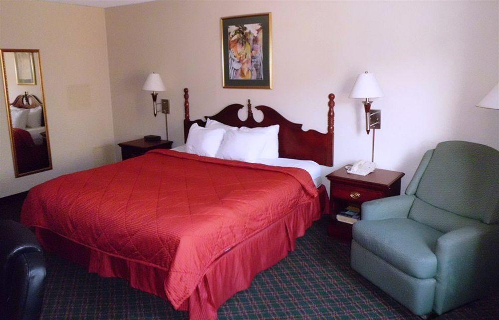 Quality Inn Fairborn Extérieur photo