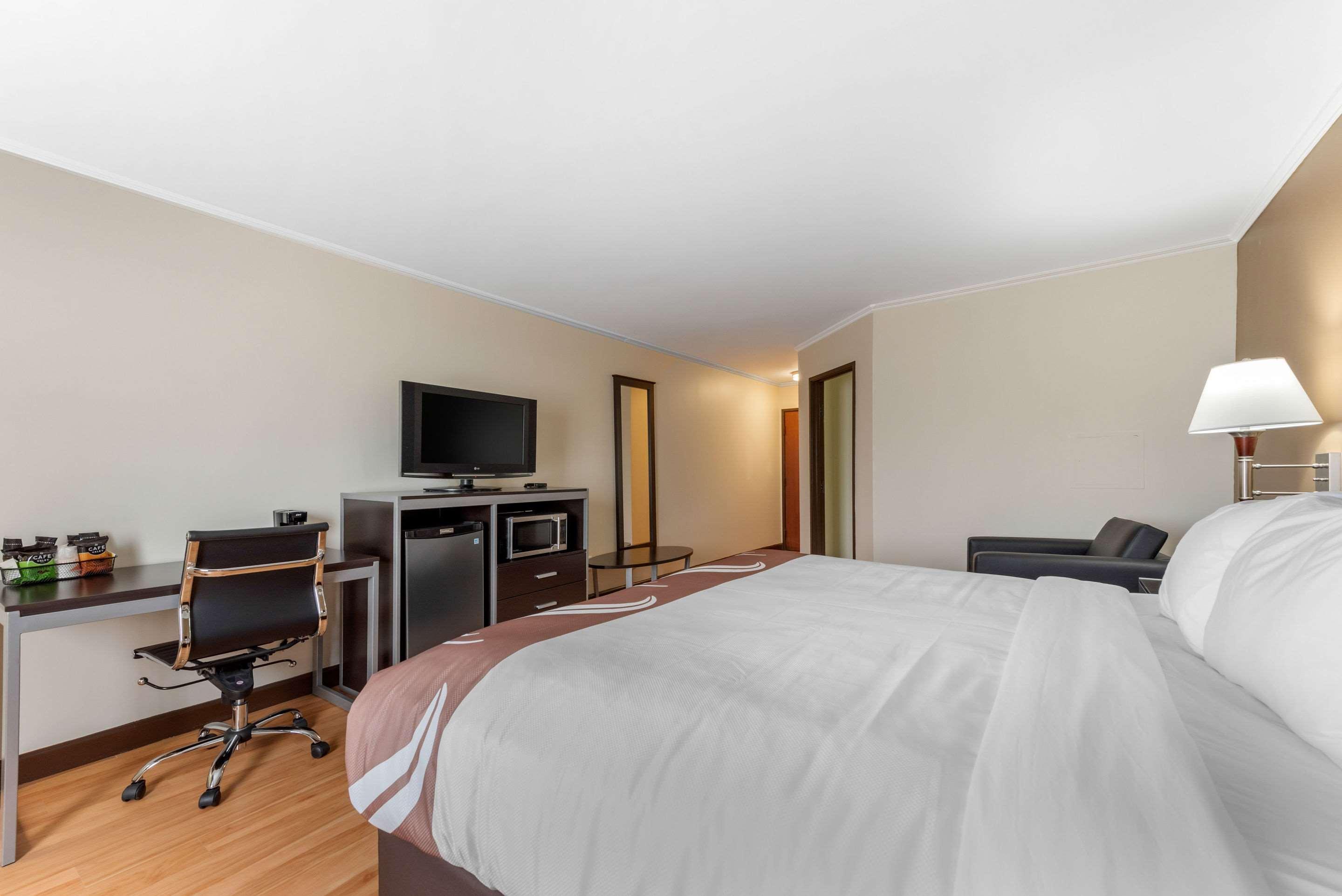 Quality Inn Fairborn Extérieur photo