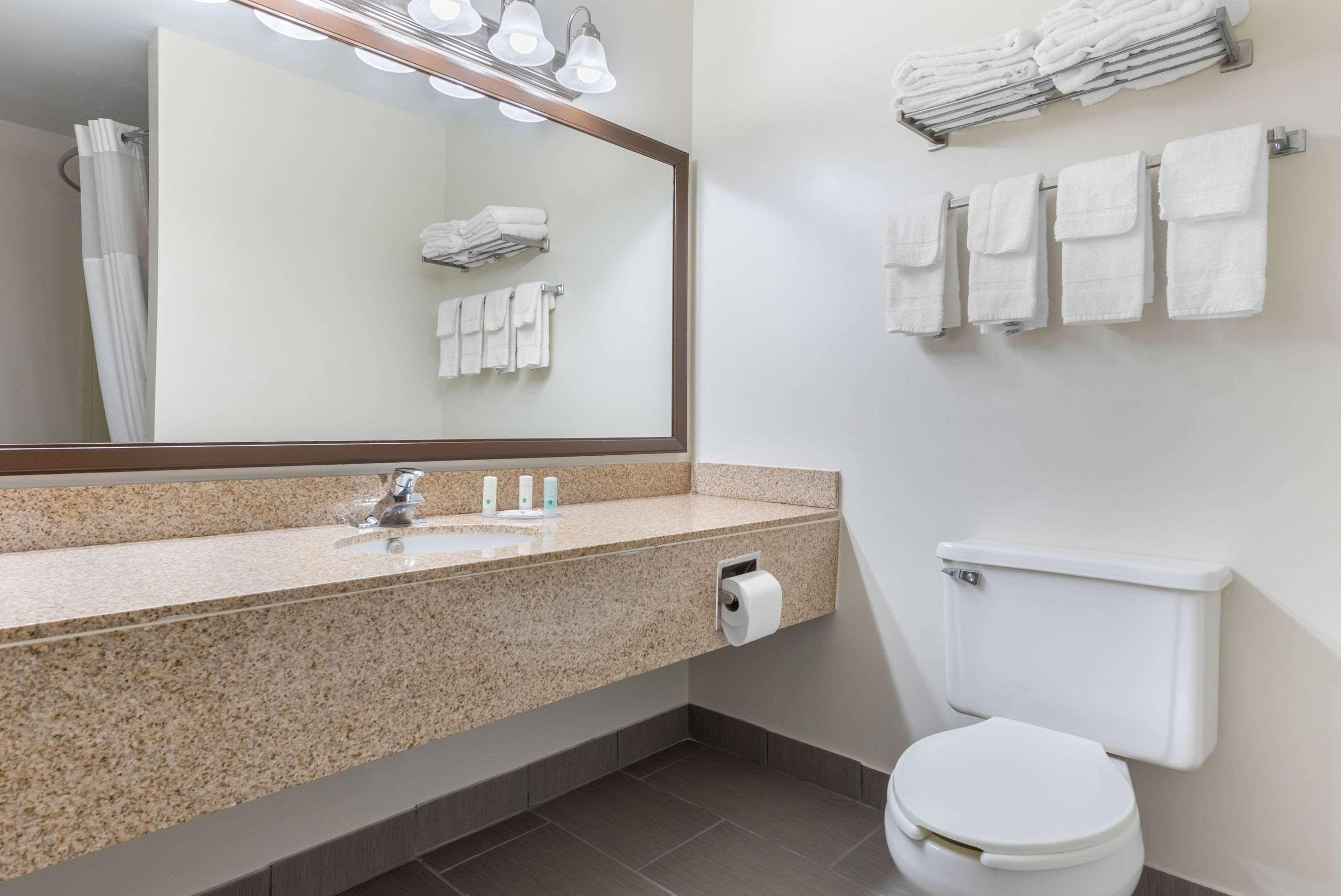Quality Inn Fairborn Extérieur photo