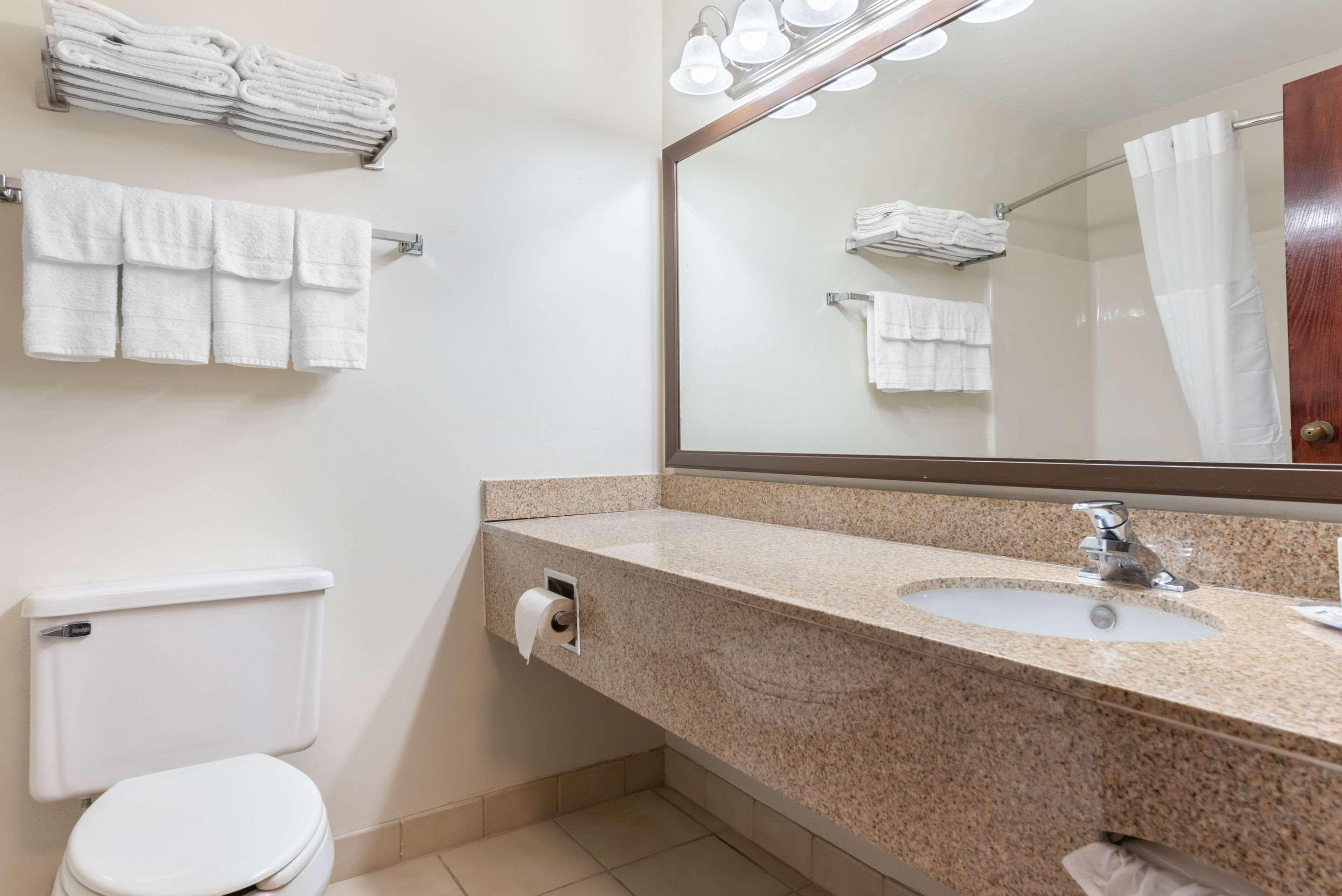 Quality Inn Fairborn Extérieur photo