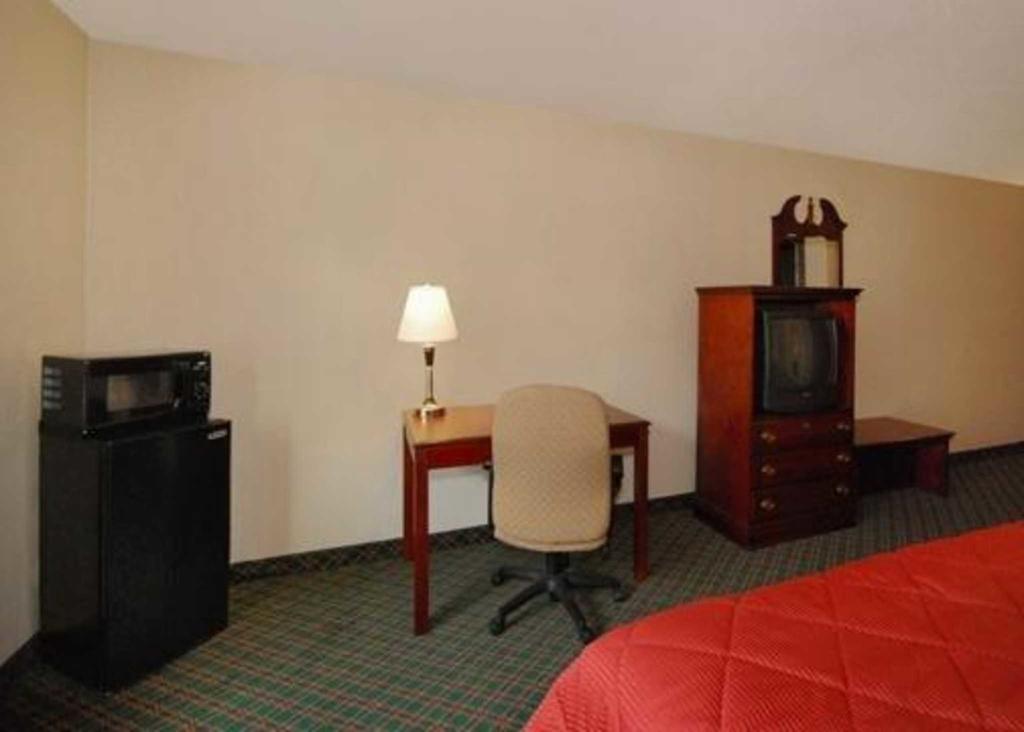 Quality Inn Fairborn Extérieur photo