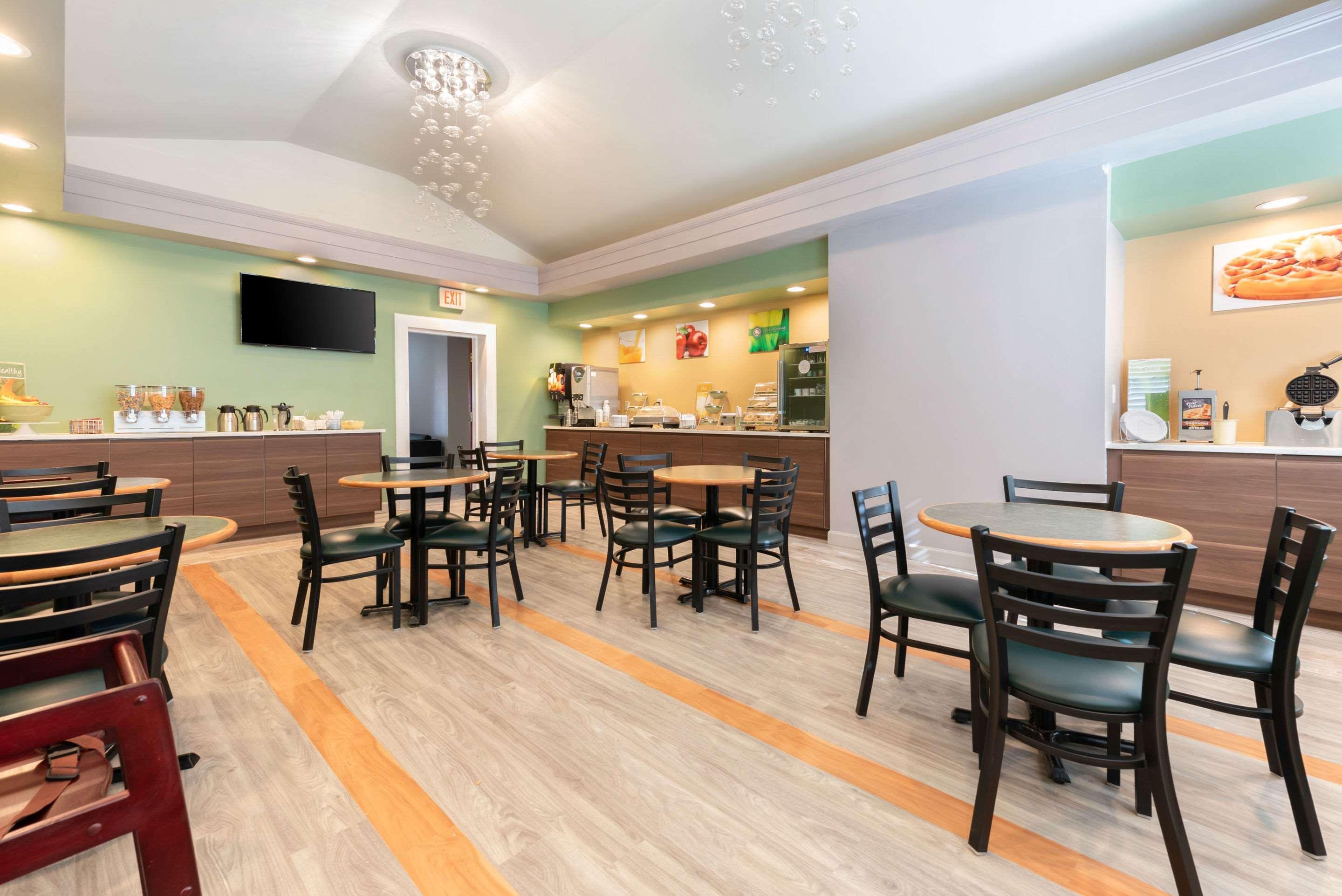 Quality Inn Fairborn Extérieur photo