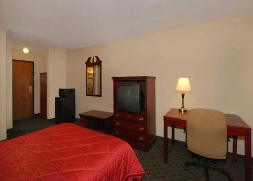 Quality Inn Fairborn Extérieur photo