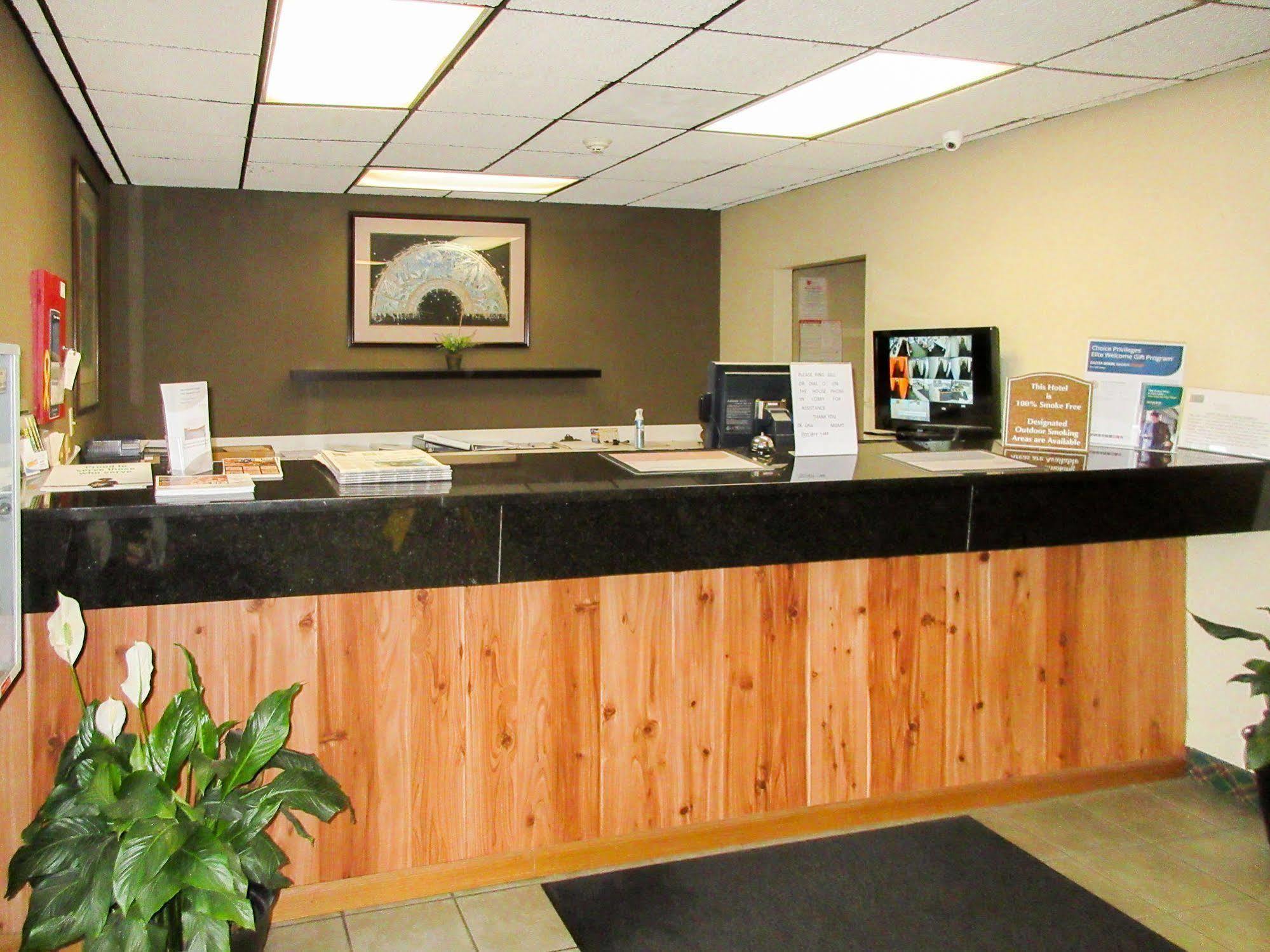 Quality Inn Fairborn Extérieur photo